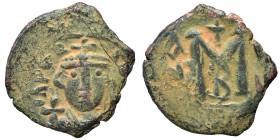 Constans II, 641-668. Follis (bronze, 4.87 g, 24 mm), Constantinople (?).Bust of Constans II facing, beardless, wearing crown and chlamys, holding glo...