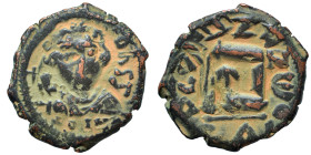 Constans II, 641-668. Follis (bronze, 5.08 g, 23 mm), Constantinople (?).Bust of Constans II facing, beardless, wearing crown and chlamys, holding glo...