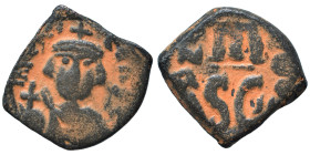 Constans II, 641-668. Follis (bronze, 5.93 g, 24 mm), Syracuse. IҺPER COҺS Bust of Constans II facing, beardless, wearing crown and chlamys, holding g...
