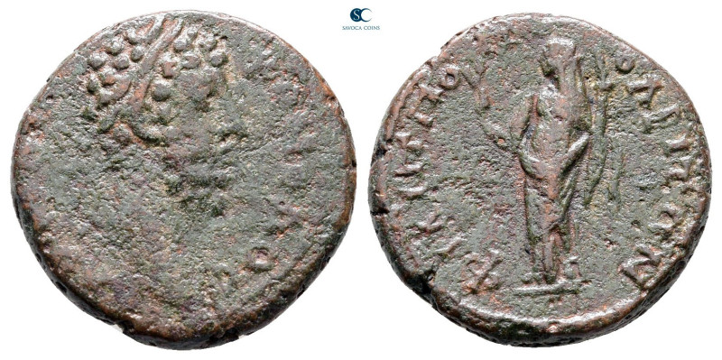 Thrace. Philippopolis. Commodus AD 177-192. 
Bronze Æ

19 mm, 4,38 g



F...