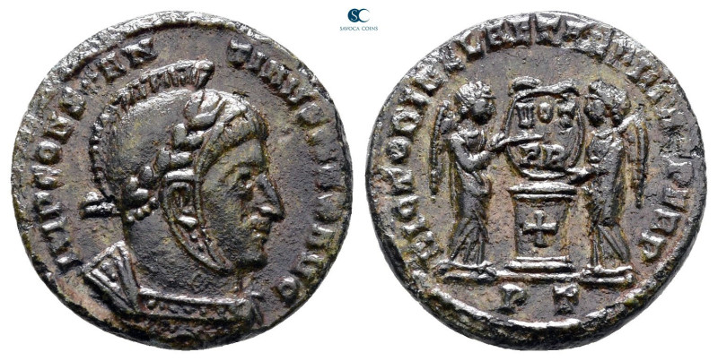 Constantine I the Great AD 306-337. Ticinum
Follis Æ

17 mm, 2,49 g



Ve...