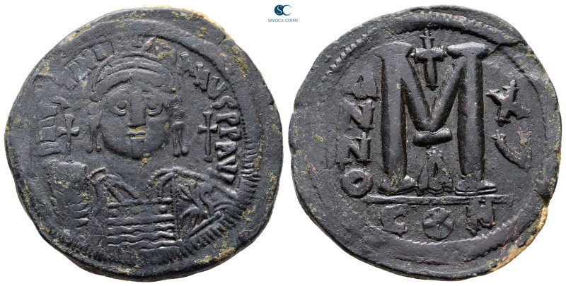 Justinian I AD 527-565. Constantinople
Follis or 40 Nummi Æ

37 mm, 23,27 g
...