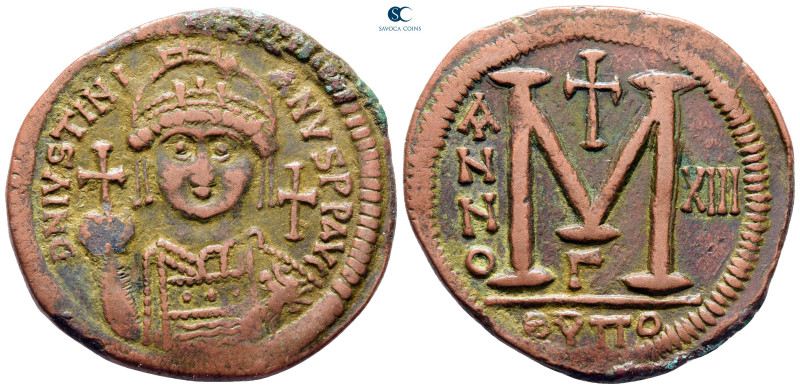 Justinian I AD 527-565. Theoupolis (Antioch)
Follis or 40 Nummi Æ

41 mm, 22,...