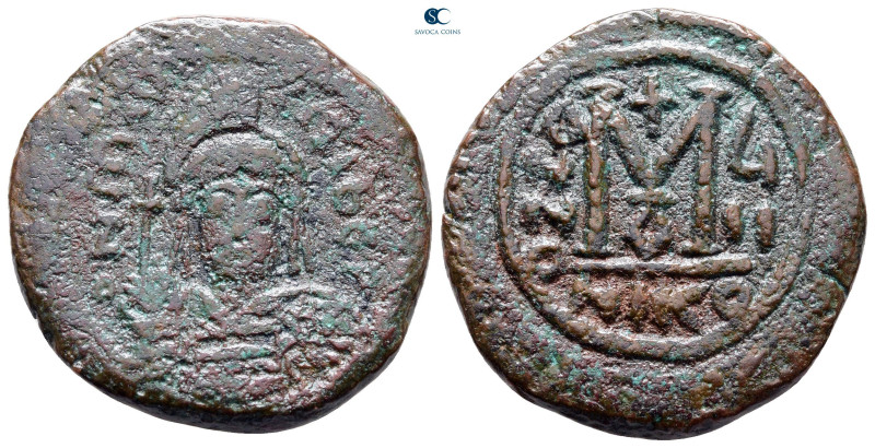 Maurice Tiberius AD 582-602. Nikomedia
Follis or 40 Nummi Æ

29 mm, 10,83 g
...