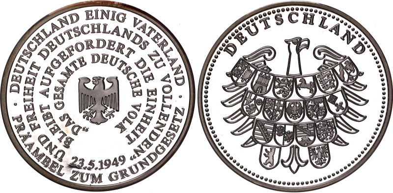 Germany - FRG Silver Medal "Preamble to the Constitution" 1992

Silver 19.81 g...