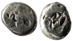 Persia, Achaemenid Empire. temp. Darios I to Xerxes II (ca 485-420 BC) AR Siglos . Sardes mint.
Obv: Persian king or hero, wearing kidaris and kandys ...