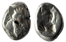 Persia, Achaemenid Empire. temp. Darios I to Xerxes II (ca 485-420 BC) AR Siglos . Sardes mint.
Obv: Persian king or hero, wearing kidaris and kandys ...