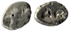Persia, Achaemenid Empire. temp. Darios I to Xerxes II (ca 485-420 BC) AR Siglos . Sardes mint.
Obv: Persian king or hero, wearing kidaris and kandys ...
