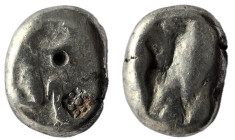 Persia, Achaemenid Empire. temp. Darios I to Xerxes II (ca 485-420 BC) AR Siglos . Sardes mint.
Obv: Persian king or hero, wearing kidaris and kandys ...