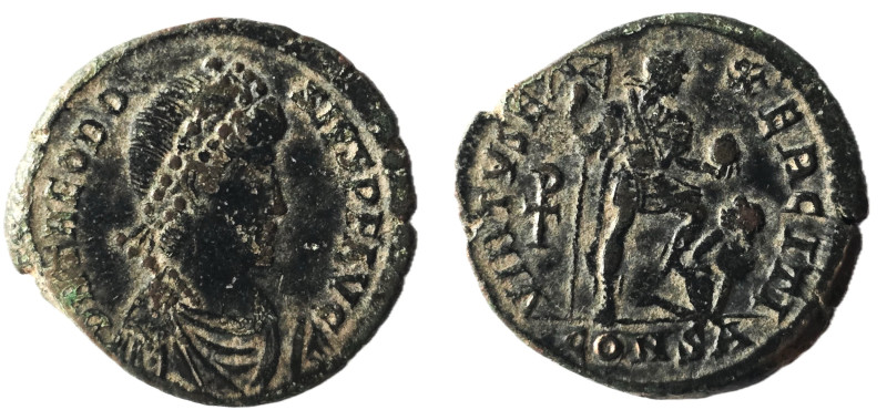 THEODOSIUS I.(379-395).Constantinople.Follis Weight : 5.36 gr Diameter : 21.62 m...