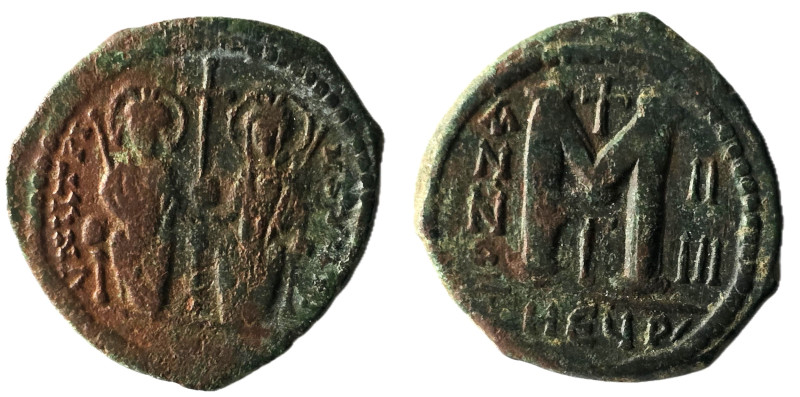 JUSTIN II with SOPHIA.(565-578).Follis. Weight : 14.78 gr Diameter : 30.71 mm