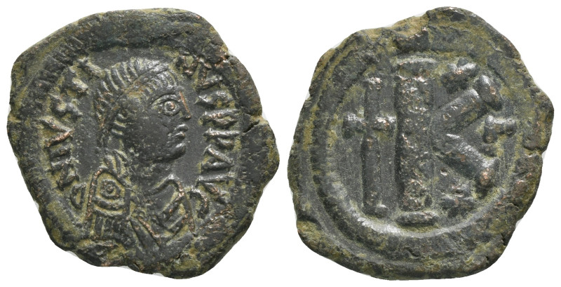 JUSTINIAN I (527-565). Half Follis. Constantinople.
Obv: D N IVSTINIANVS PP AVG....