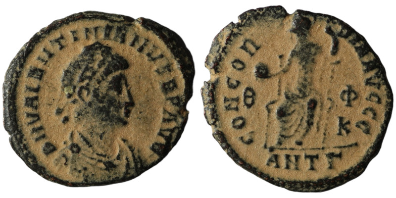 Valentinian II. (378-383 AD). Æ Follis. Antioch. Obv: D N VALENTINIANVS P F AVG....