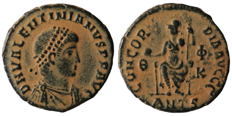 Valentinian II. (378-383 AD). Æ Follis. Antioch. Obv: D N VALENTINIANVS P F AVG....