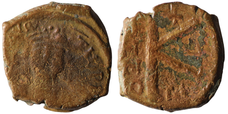 Tiberius II. Constantine. (578-582 AD). 1/2 Follis. Thessalonica. Obv: bust of T...