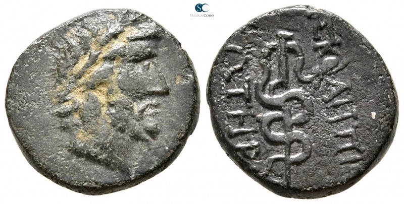 Mysia. Pergamon circa 133-27 BC. 
Bronze Æ

16 mm., 3,06 g.



nearly ver...