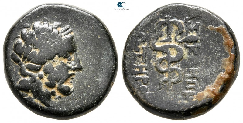 Mysia. Pergamon circa 133-27 BC. 
Bronze Æ

15 mm., 4,08 g.



nearly ver...