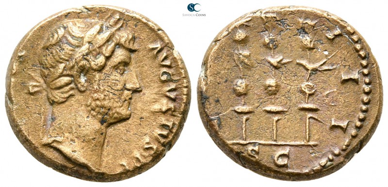 Hadrian AD 117-138. Rome
Quadrans Æ

15 mm., 3,38 g.



very fine