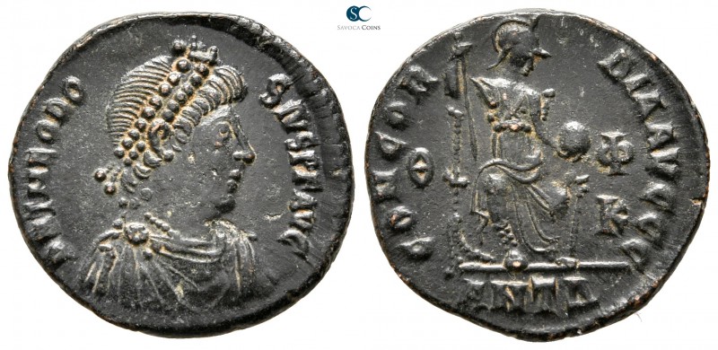 Theodosius I. AD 379-395. Antioch
Follis Æ

17 mm., 2,54 g.



very fine