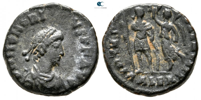 Honorius AD 393-423. Alexandria
Nummus Æ

16 mm., 2,78 g.



nearly very ...