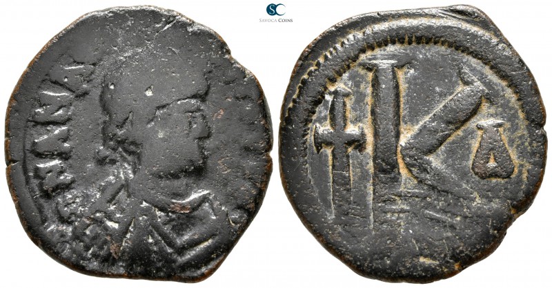 Anastasius I AD 491-518. Constantinople
Follis Æ

28 mm., 8,80 g.



near...
