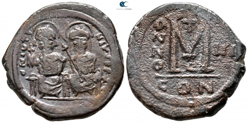 Justin II and Sophia AD 565-578. Constantinople
Follis Æ

30 mm., 13,40 g.
...