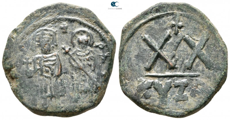 Phocas, with Leontia AD 602-610. Cyzicus
Half follis Æ

23 mm., 6,12 g.


...