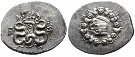 Mysia, Pergamon, cistophoric tetradrachm (Silver, 32.5 mm, 12.54 g), ca 92-88 BC.
Obv. Serpent emerging from cista mystica with open lid, all within i...