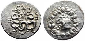 Mysia, Pergamon, cistophoric tetradrachm (Silver, 27.3 mm, 12.50 g), ca 76-67 BC.
Obv. Serpent emerging from cista mystica with open lid, all within i...