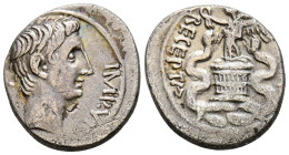 AUGUSTO. Quinario. (Ar. 1,70g/14mm). 29-28 a.C. Ceca italiana incierta. (RIC 276). Anv: Cabeza de Augusto a derecha, alrededor leyenda: CAESAR IMP VII...