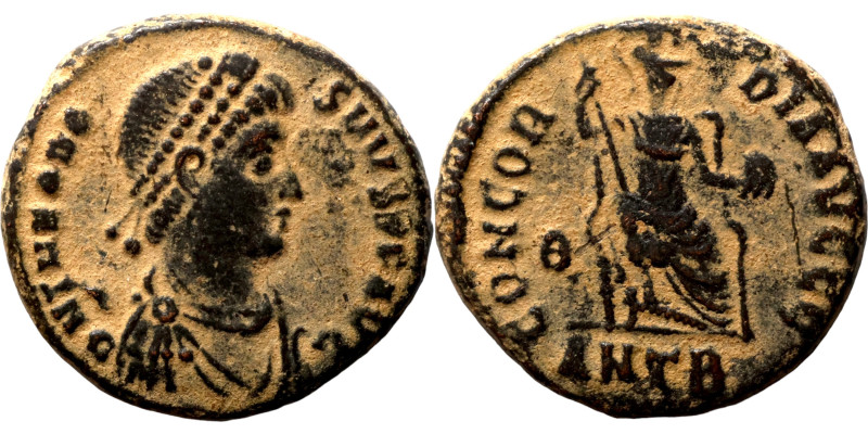 Theodosius I. (378-383 AD). Æ Follis. Antioch. Obv: D N THEODOSIVS P F AVG. pear...