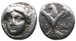 GreekPaphlagonien. Sinope.Trihemiobol (Silber). Ca. 330 - 250 v. Chr.Vs: Kopf der Sinope en face, leicht nach links gewendet.Rs: Adler nach oben flieg...