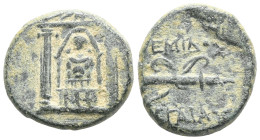 PAMPHYLIA.Perge.(Circa 50-30 BC).Ae.Obv : Cult statue of Artemis Pergaia facing within distyle temple.Rev : APTEMIΔOΣ ΠEPΓAIAΣ.Bow and quiver.