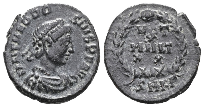 Theodosius I; 379-395 AD ae

Weight:1,3 gr
Diameter:14,7 mm