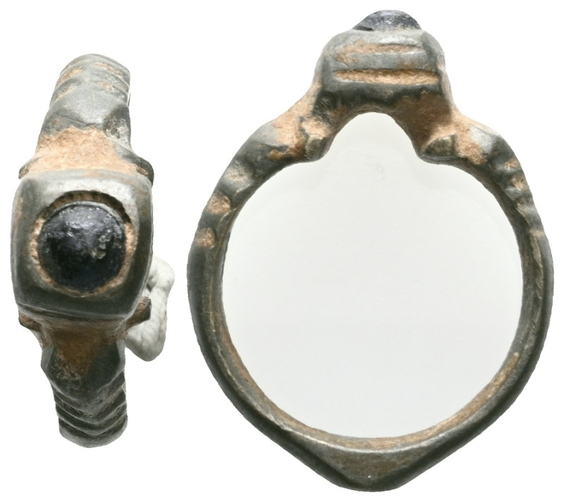 ANCIENT ROMAN BRONZE RING.(3rd–4th centuries).Ae

Weight: 4,8 gr
Diameter: 27...