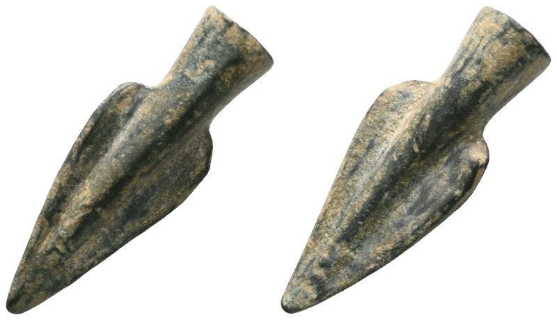 ANCIENT ROMAN BRONZE ARROW HEAD.(Circa 2 th Century). Ae.

Weight: 6,2 gr
Dia...