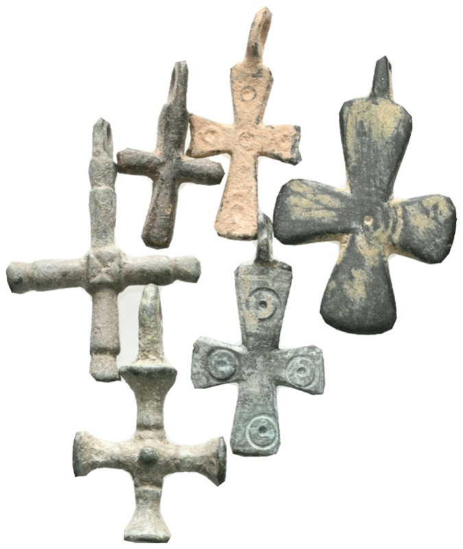 BYZANTINE EMPIRE.Bronze Cross.(8th-10th century).Ae.

Weight: lot 
Diameter:l...