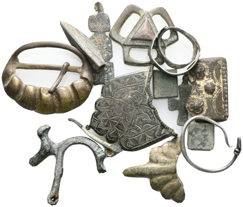 GROUP OF ANCIENT ROMAN BRONZE OBJECTS.

Weight: lot 
Diameter:lot