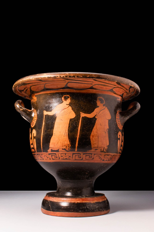 APULIAN RED FIGURE BELL KRATER DEPICTING AN OFFERING SCENE

Ca. 340 - 300 BC A...