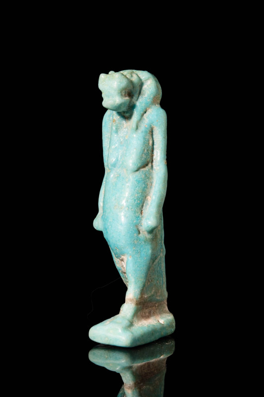 LARGE EGYPTIAN FAIENCE AMULET OF TAWERET

 Ca. 664 - 332 BC An Egyptian mould-...