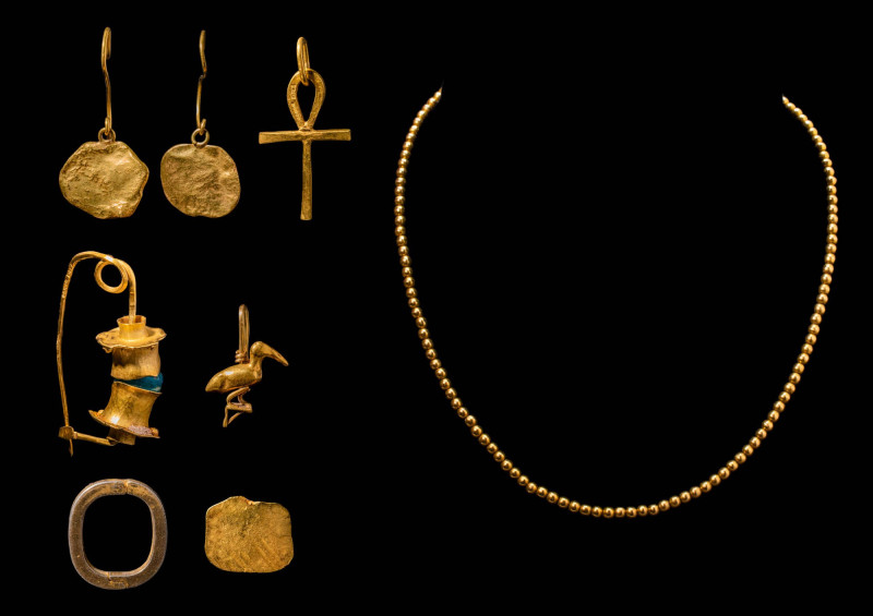 GROUP OF EGYPTIAN REVIVAL GOLD JEWELLERY

 Ca. 19th to 20th century AD A group...