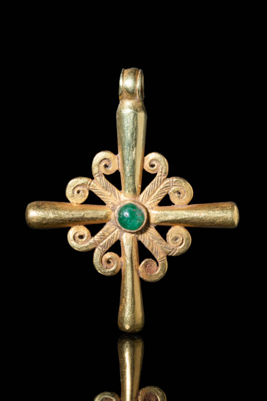 HEAVY BYZANTINE CROSS PENDANT WITH EMERALD CABOCHON

 Ca. AD 500 - 700 A Byzan...