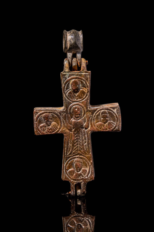 BYZANTINE BRONZE RELIQUARY CROSS WITH CRUCIFIX

 Ca. AD 900 - 1100 A Byzantine...