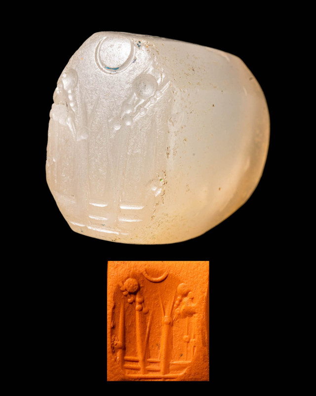 NEO-BABYLONIAN ROCK CRYSTAL STAMP SEAL WITH PRIESTS

 Ca. 600 - 450 BC A Neo-B...