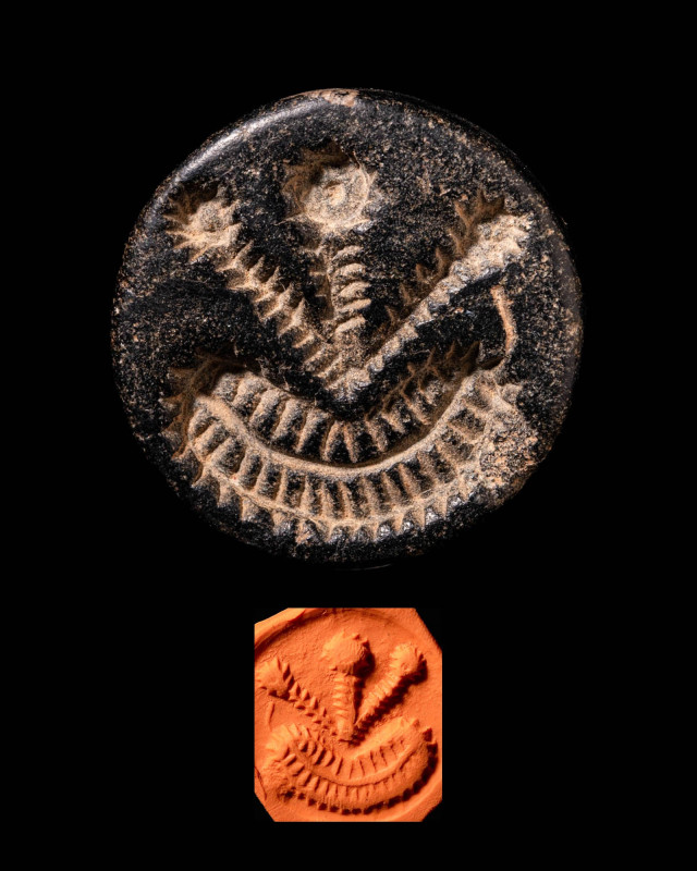 BACTRIAN OR CENTRAL ASIAN TWO SIDED SEAL

 Ca. 2nd to 1st millennium BC A Neo-...