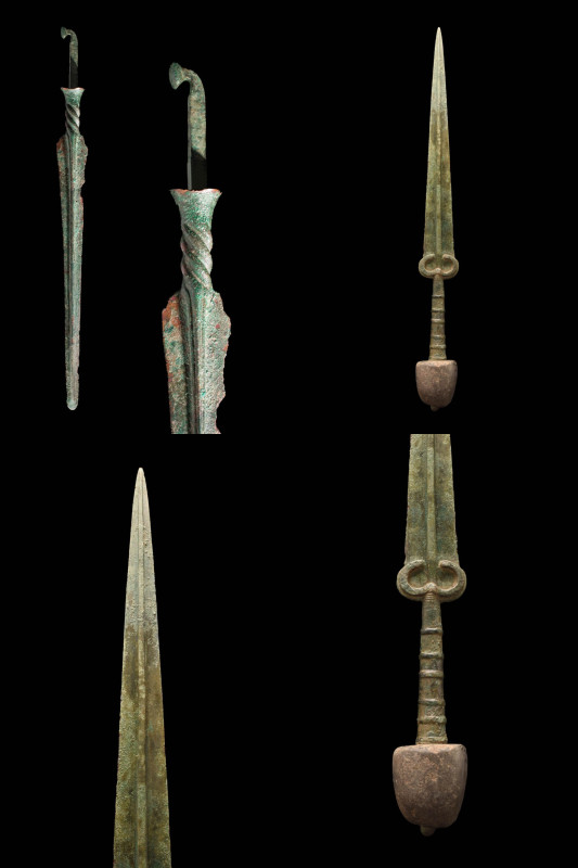 WESTERN ASIATIC LONG BRONZE SPEARHEAD 

 Ca. 1000 - 800 BC A Western Asiatic b...