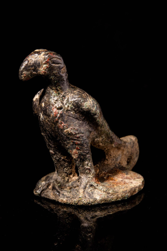 ROMAN BRONZE FIGURINE OF EAGLE

 Ca. AD 100 - 300 A freestanding bronze figuri...