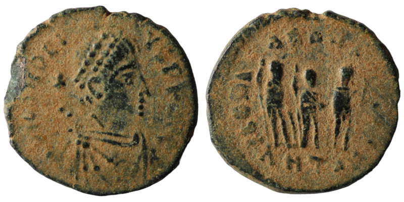 Honorius. (393-423 AD). Æ Follis. Antioch. 15mm, 1,58g