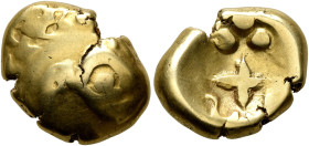 CENTRAL EUROPE. Vindelici. 1st century BC. Stater (Gold, 17 mm, 7.41 g), 'Regenbogenschüsselchen, Blattkranz mit Vogelkopf/Kreuz mit Voluten' type. He...