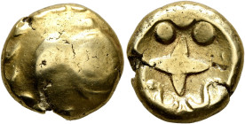 CENTRAL EUROPE. Vindelici. 1st century BC. Stater (Gold, 14 mm, 7.29 g), 'Regenbogenschüsselchen, Blattkranz mit Vogelkopf/Kreuz mit Voluten' type. He...